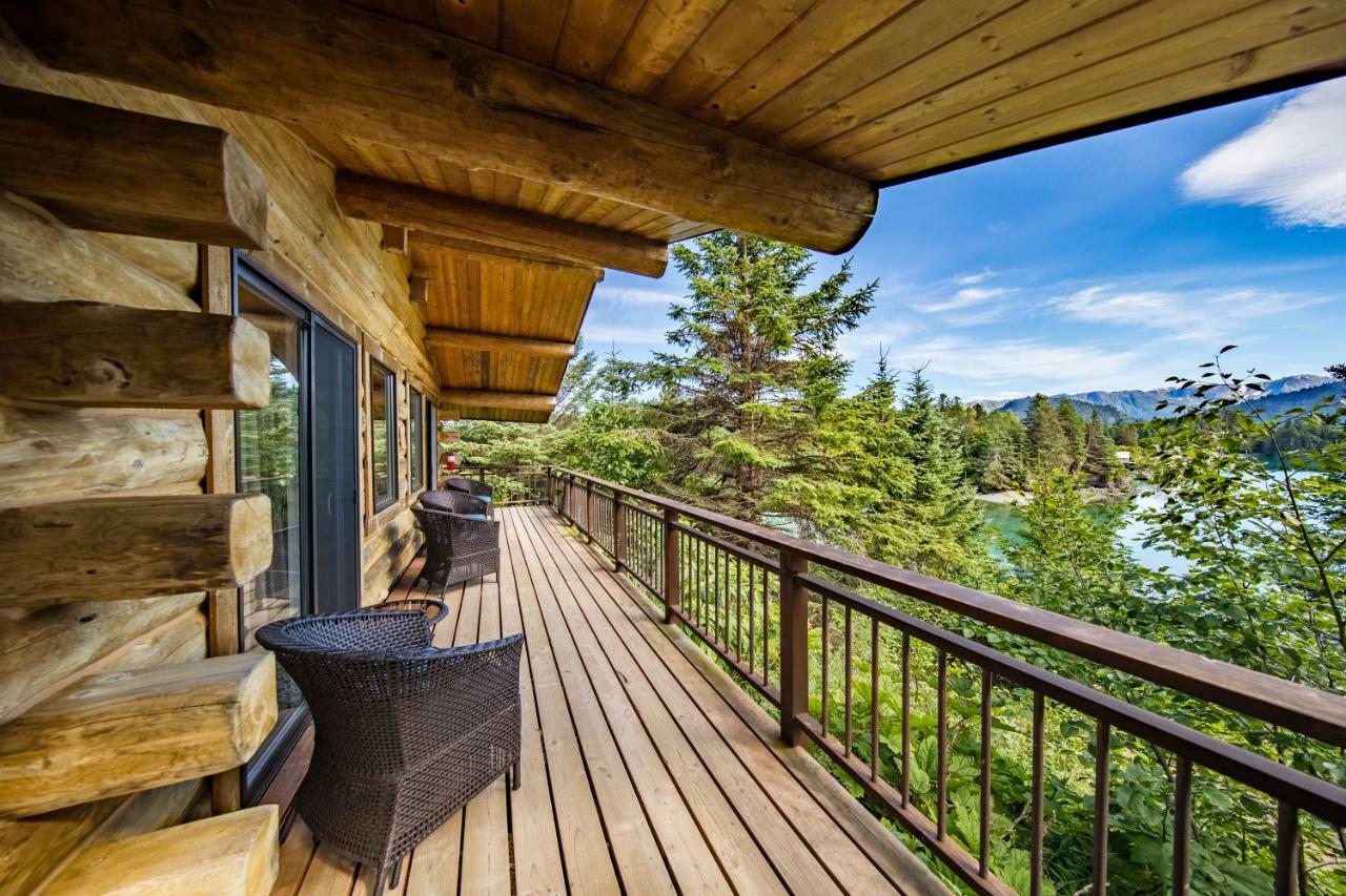 Stillpoint Lodge - All-Inclusive Halibut Cove Kültér fotó