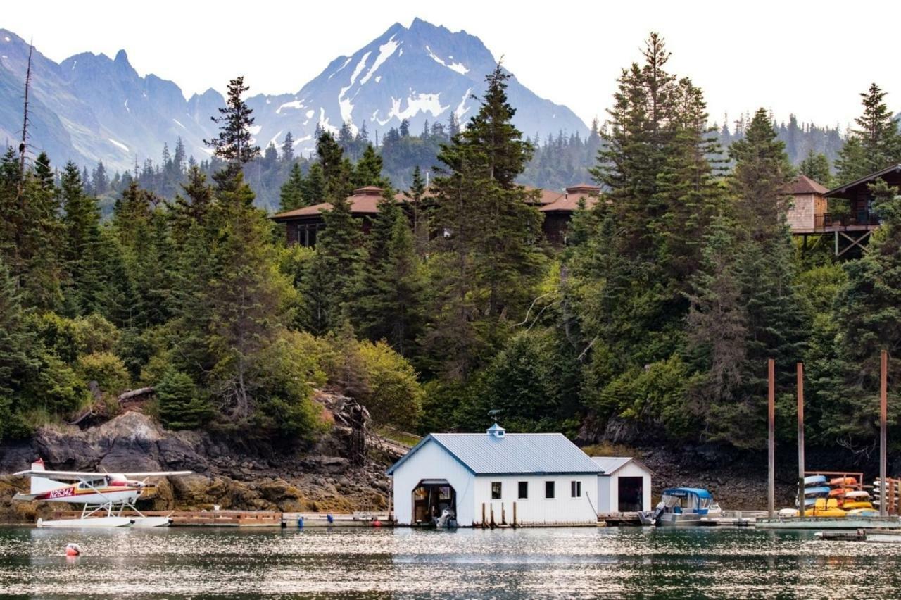 Stillpoint Lodge - All-Inclusive Halibut Cove Kültér fotó